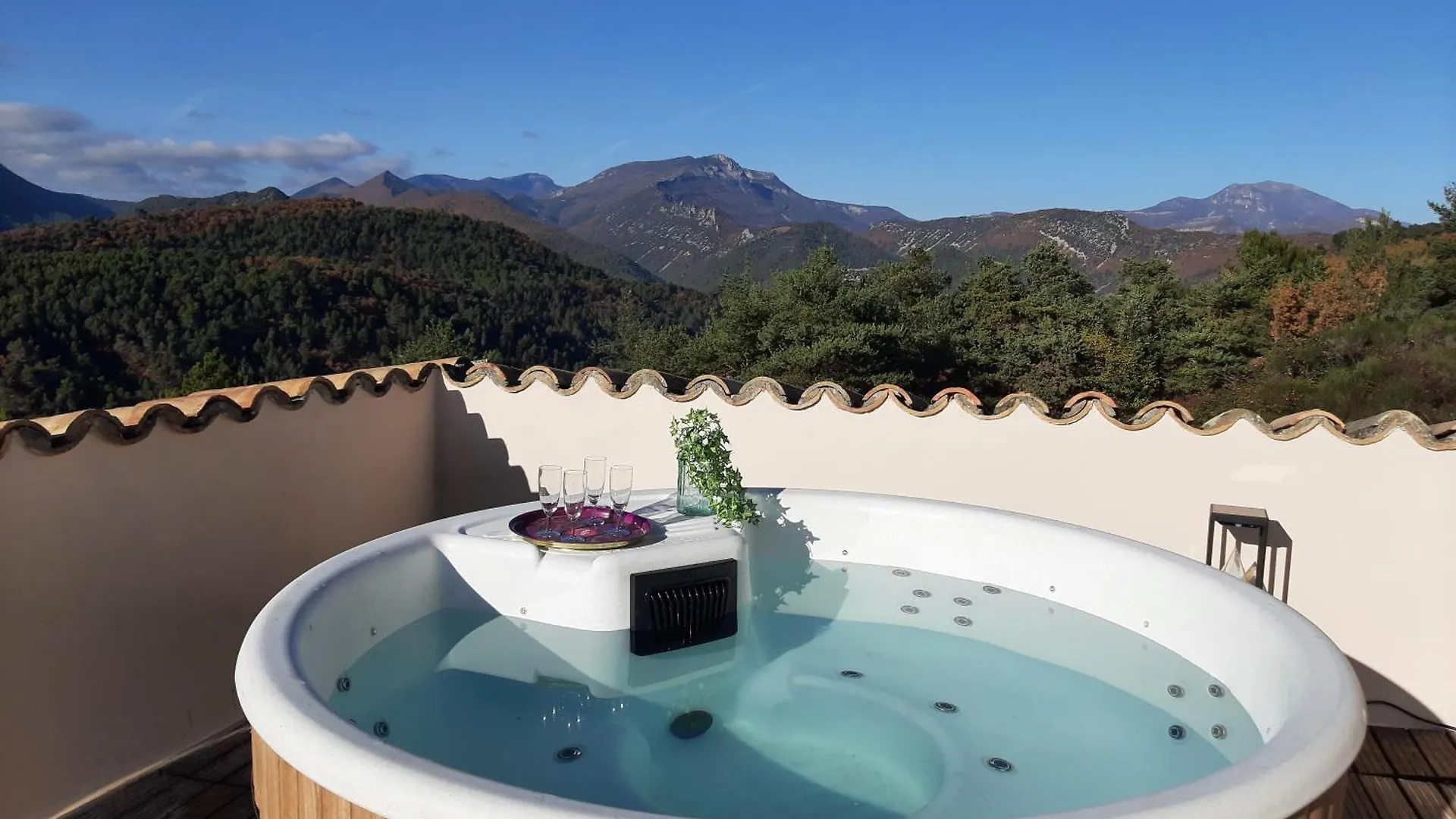 Châteauneuf-de-Bordette Maison De Celine En Pleine Nature Avec Vue Montagnes Et Jacuzzi 0*,