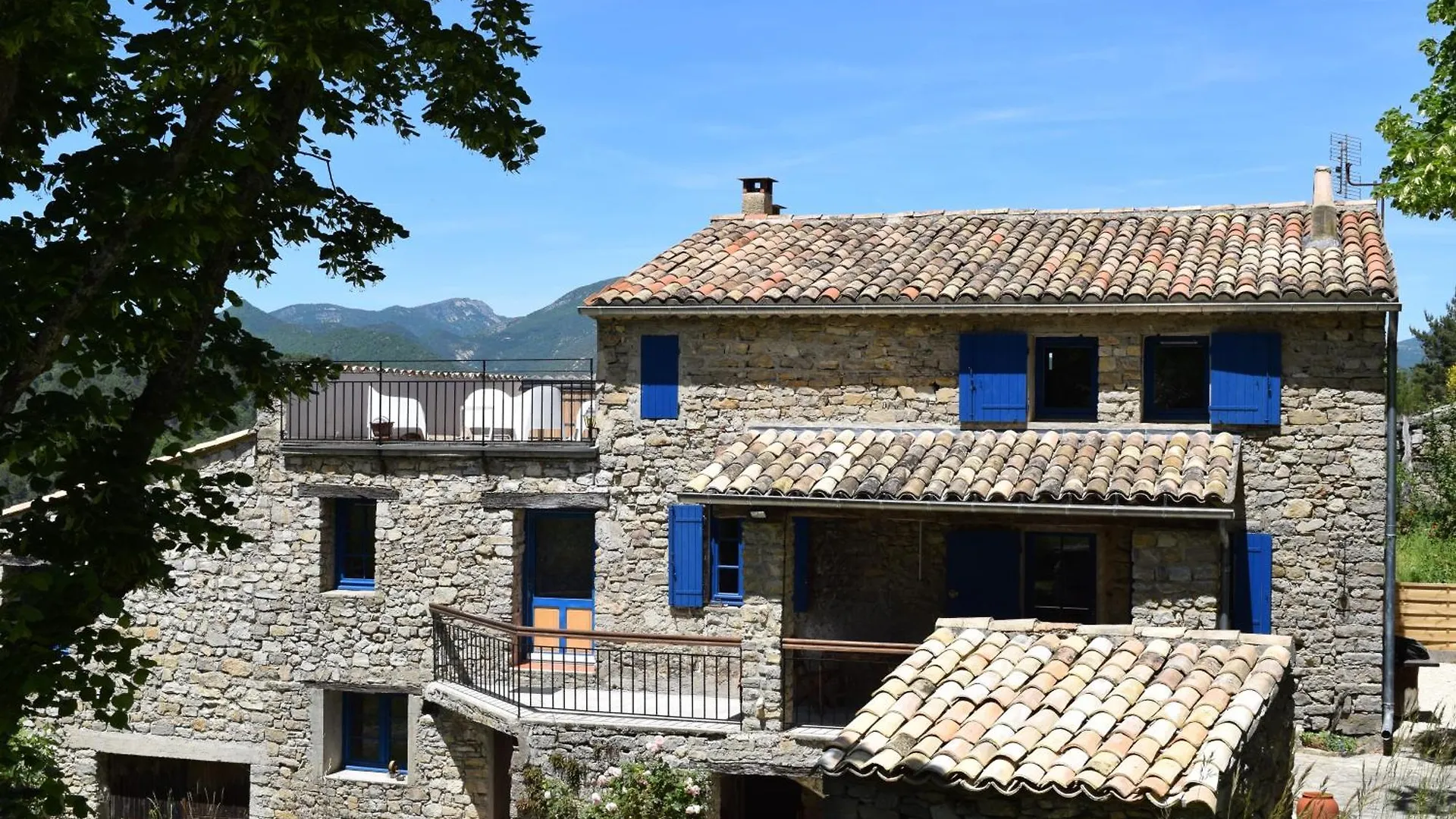 Châteauneuf-de-Bordette Maison De Celine En Pleine Nature Avec Vue Montagnes Et Jacuzzi