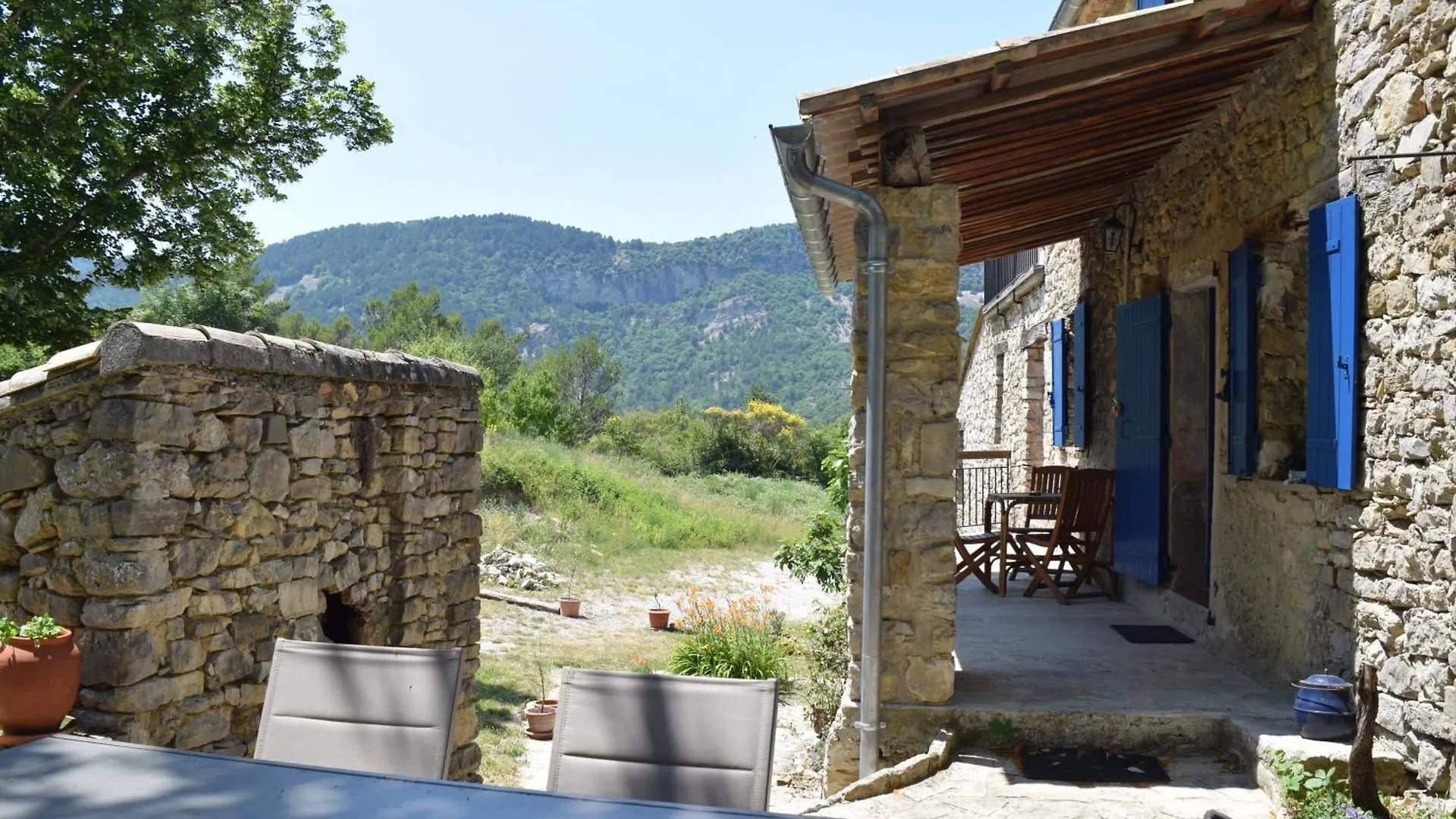 Châteauneuf-de-Bordette Maison De Celine En Pleine Nature Avec Vue Montagnes Et Jacuzzi צרפת